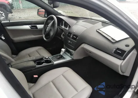 2008 Mercedes-Benz C 300 from USA, damaged, VIN WDDGF54X78F044691